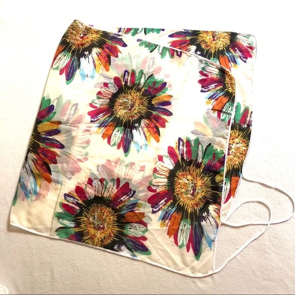 White Floral Chiffon Sarong Wrap Swim Coverup XS Small Med Beach Pool One Size - Picture 3 of 3